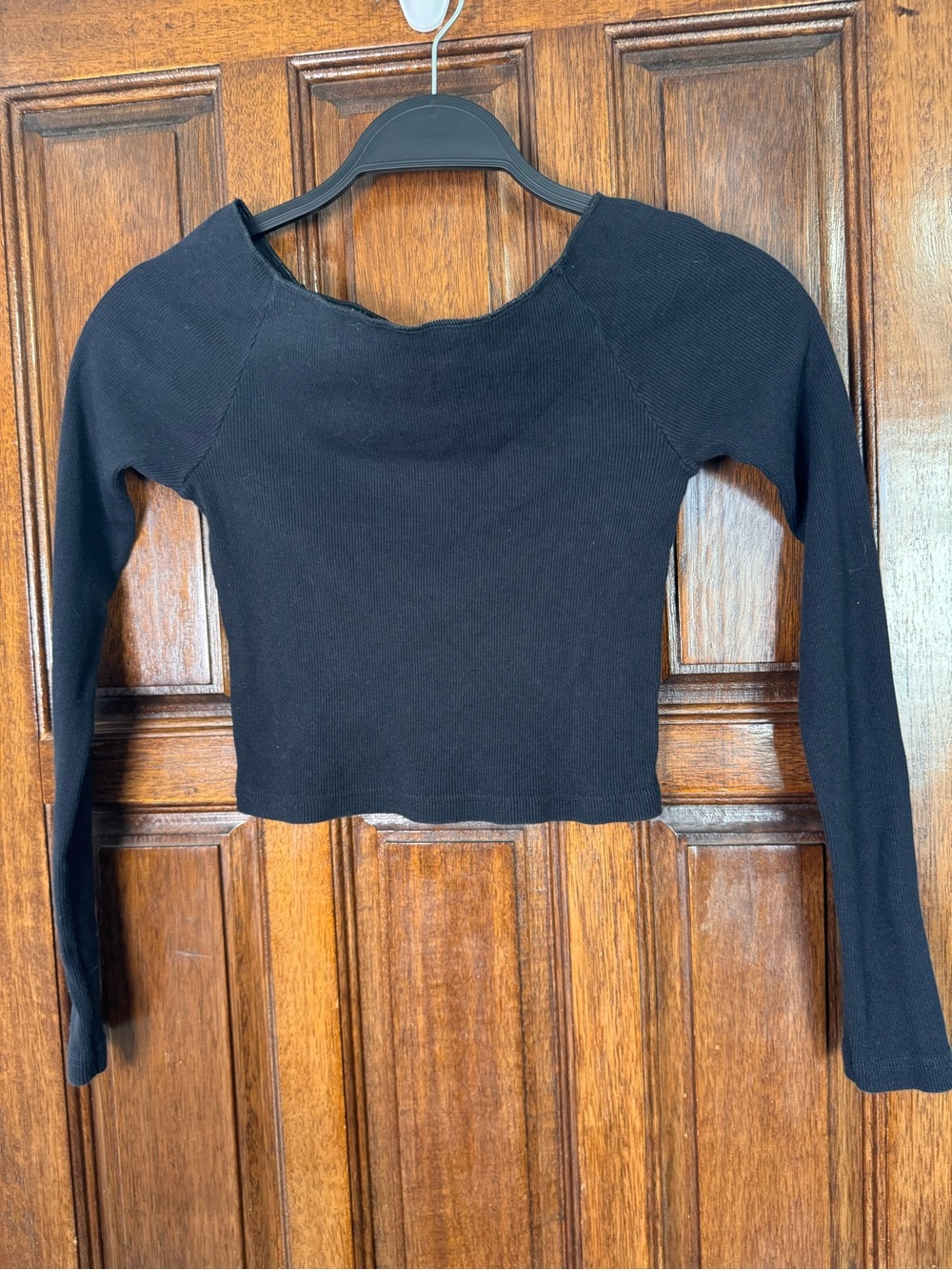 Brandy Melville Black Ribbed Long-Sleeve Crop Top